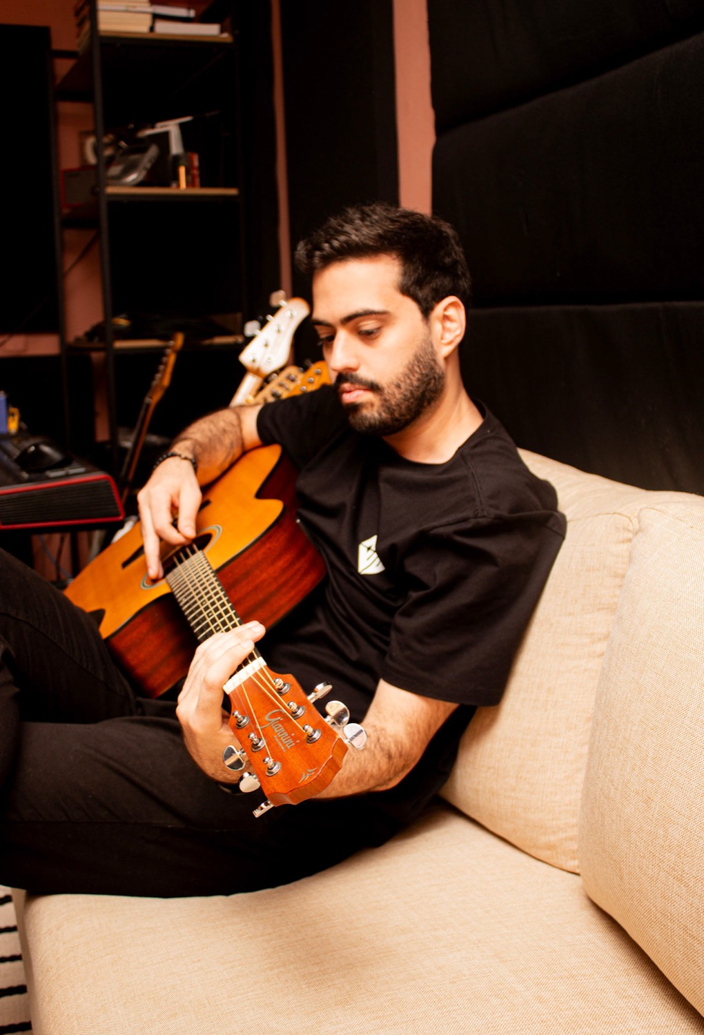 Violão em contexto de produção gospel e worship